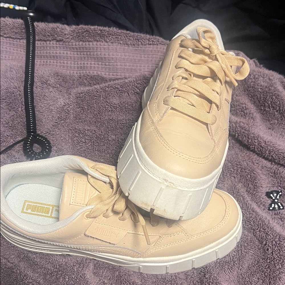 Puma Cream and White Casual Sneakers